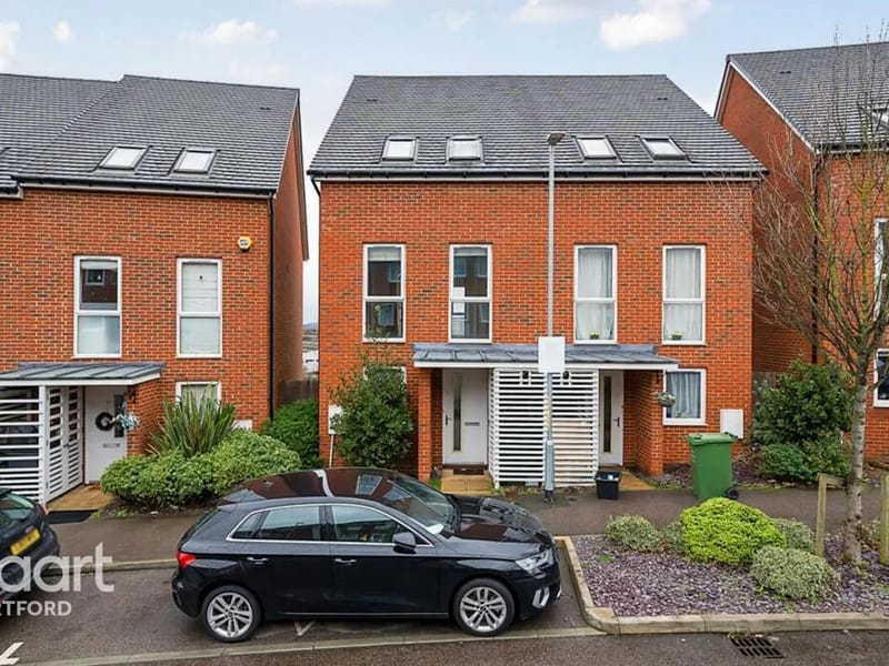 69 Burroughs Drive Dartford - Assisted Living in Dartford, England photo 3
