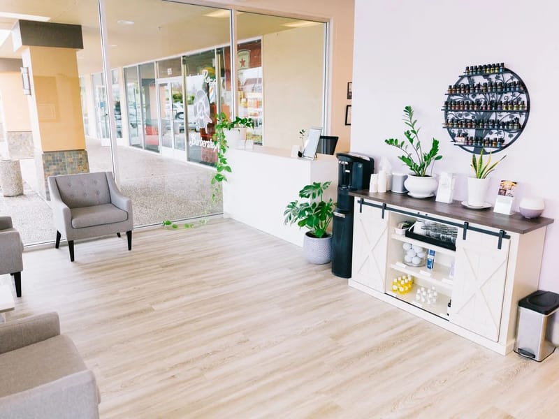 A Nurturing Touch - Assisted Living in Oak Park, CA photo 1