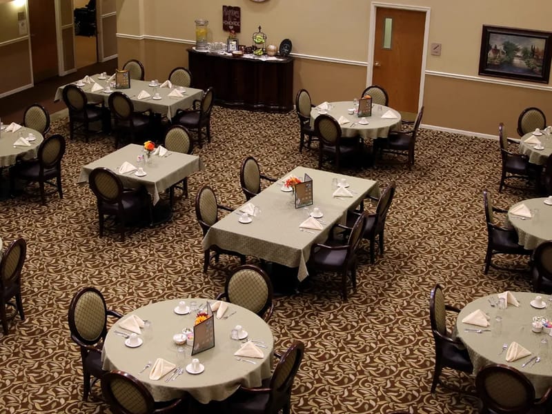 Bickford - Rockford House - Assisted Living in Rockford, IL photo 2
