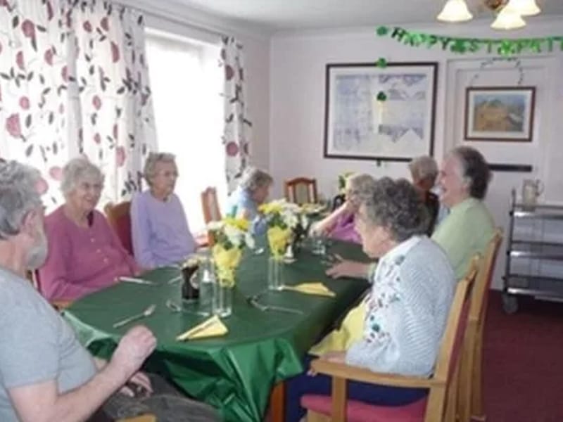 Leafield Residential Care Home - Nursing Home in Abingdon, England photo 6