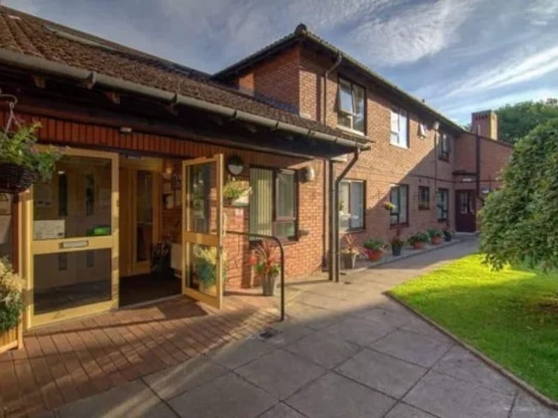 Park Mount Care Home - Assisted Living in Macclesfield, England photo 1
