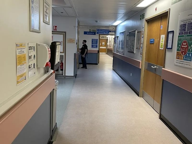St Luke's Hospital - Hospital in Bradford, England photo 5