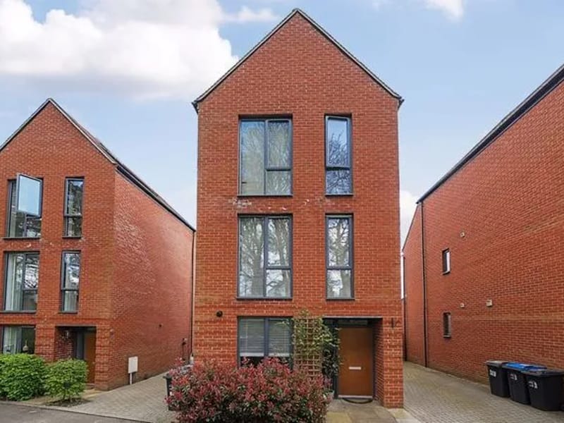 Callum House - Assisted Living in Coulsdon, England photo 3