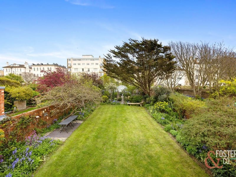4 Vallance Gardens - Assisted Living in Hove, England photo 2