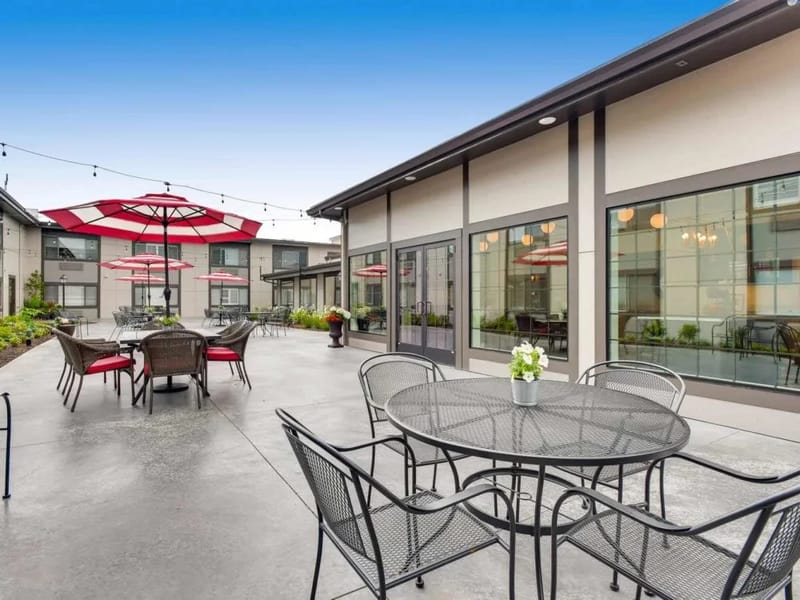 Cascade Retirement Inn - Assisted Living in Vancouver, WA photo 2