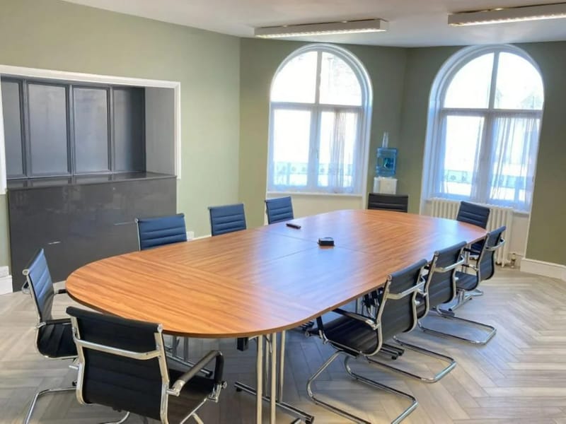 Office in Gravesend, England photo 3