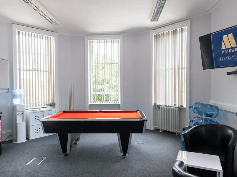 Office in Gravesend, England photo 2