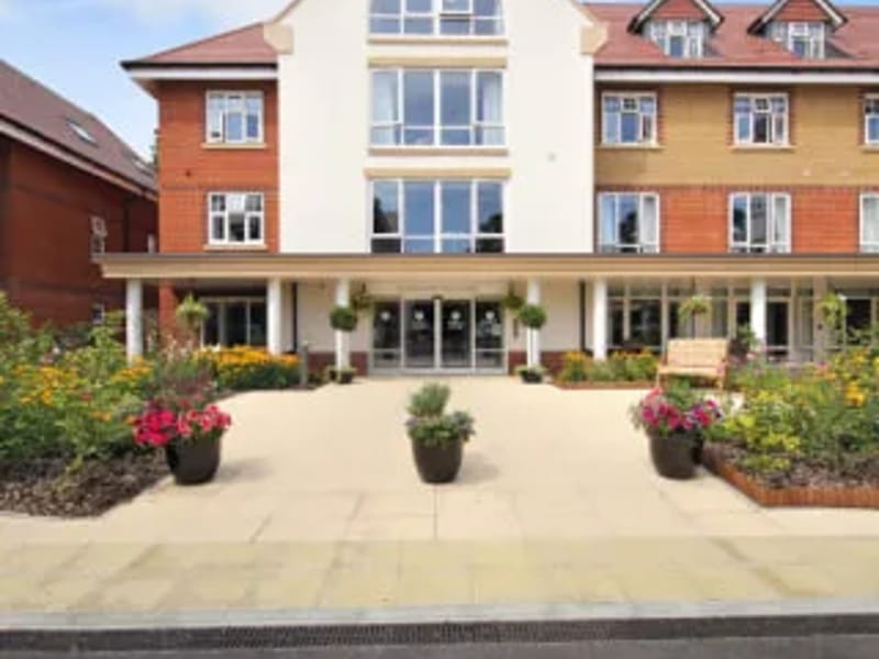 Ellens Court Care Home - Nursing Home in Sittingbourne, England photo 2