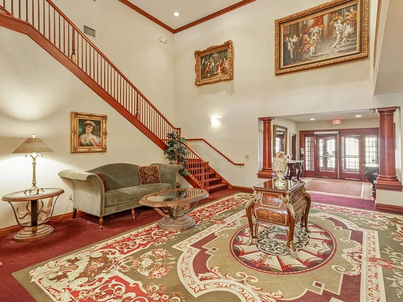 Colonnades Assisted Living - Assisted Living in Bay City, MI photo 2