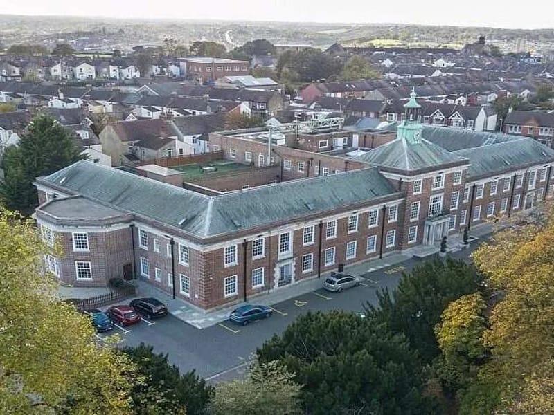Charing House - Nursing Home in Gillingham, England photo 2