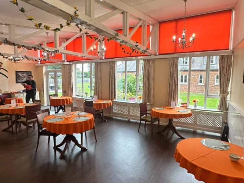 Lyndon House - Assisted Living in St Albans, England photo 2