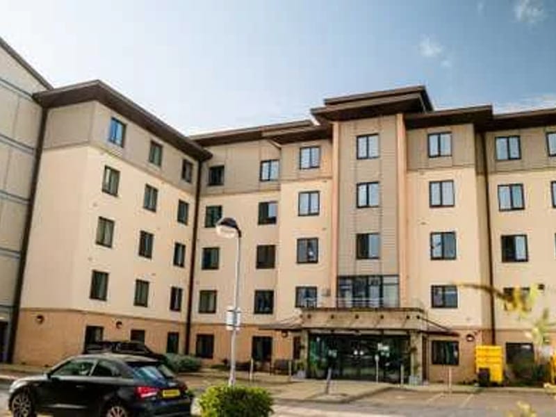 Lyndon House - Assisted Living in St Albans, England photo 3