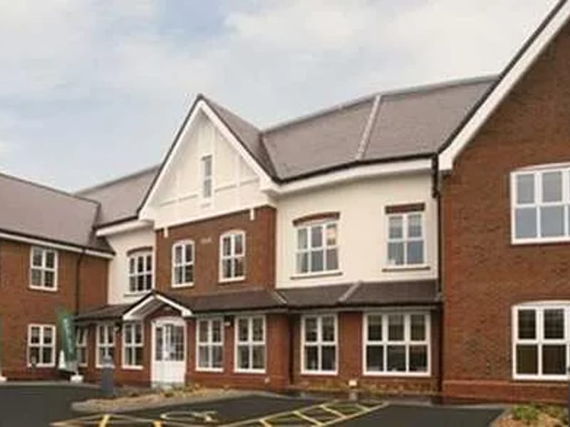 Holm Lodge - Assisted Living in Lewes, England photo 3