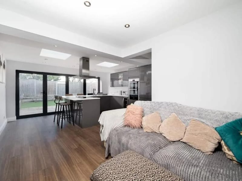 Micado Homes - Drayton Lodge in Uxbridge, England photo 3