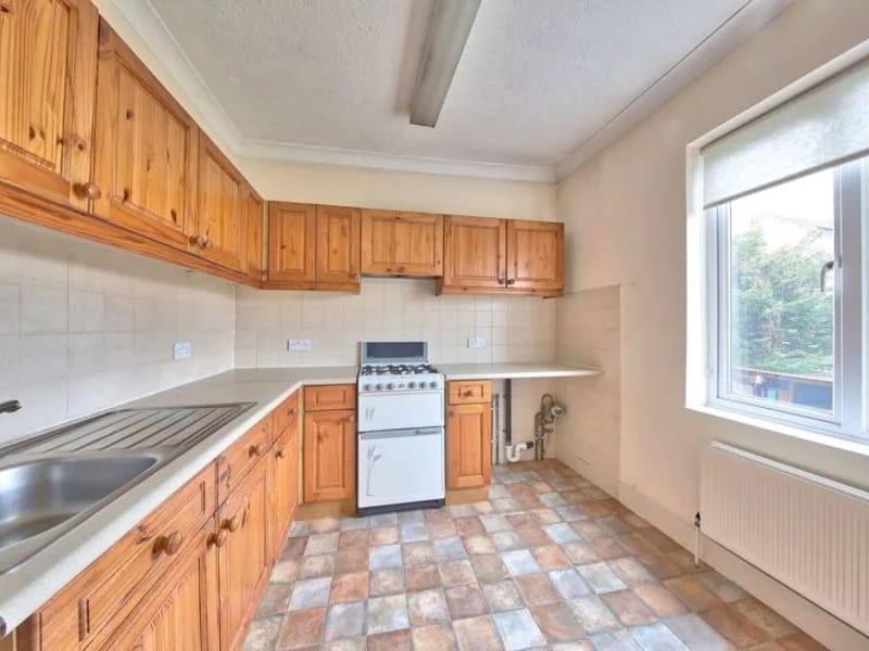 31 King Edwards Grove - Assisted Living in Teddington, England photo 2