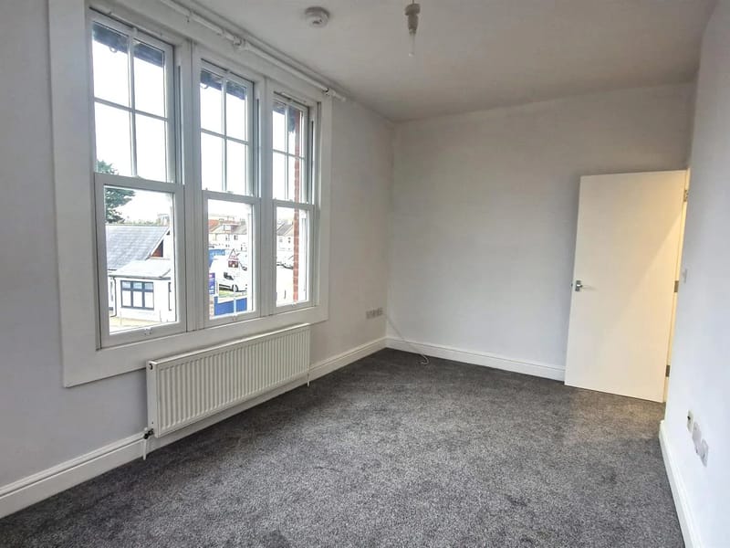South Farm Road - Assisted Living in Worthing, England photo 3