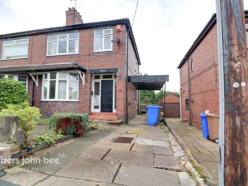 44 Rothsay Avenue, Stoke-On-Trent ST1 6EZ - Nursing Home in Stoke-On-Trent, England photo 2