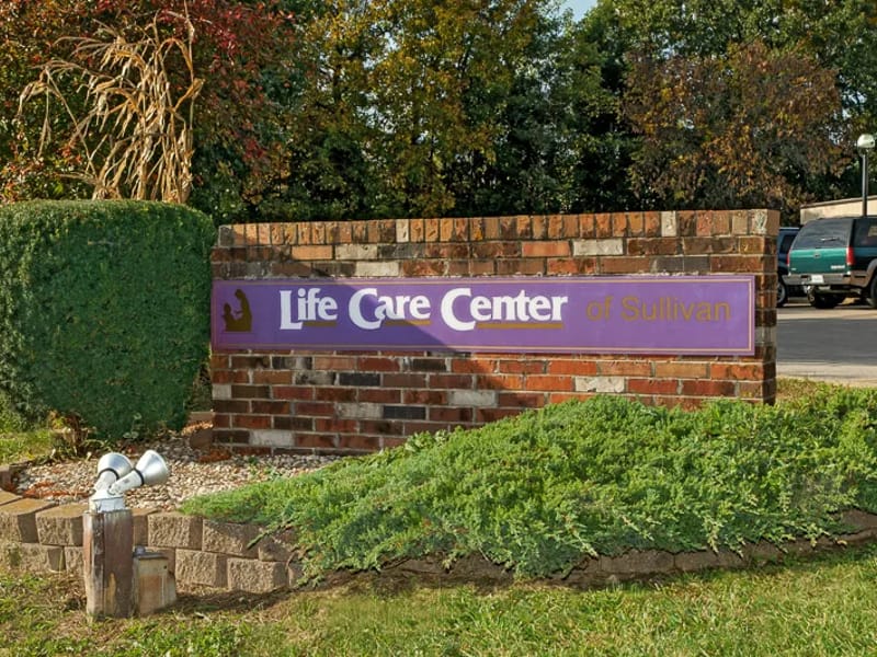 Life Care Center of Sullivan — Nursing Home, Sullivan, MO · photo 2