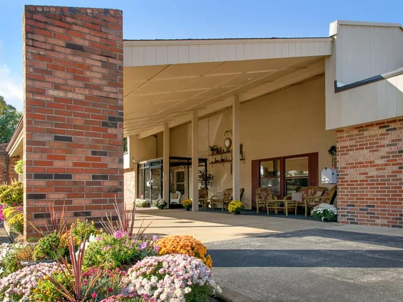 Life Care Center of Sullivan — Nursing Home, Sullivan, MO · photo 3