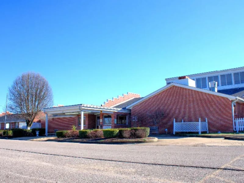 Adamsville Healthcare and Rehabilitation Center - Nursing Home in Adamsville, TN photo 2