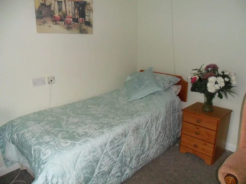 Laureston House Residential Home - Assisted Living in Dover, England photo 3