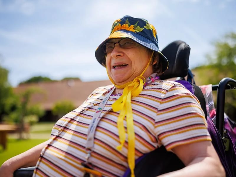 Stagenhoe Park - Assisted Living in Hitchin, England photo 3