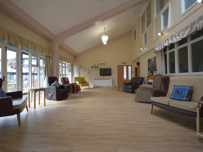 Elburton Heights - Nursing Home in Plymouth, England photo 2