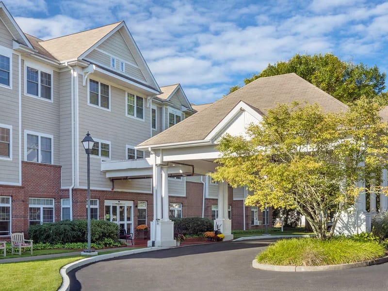 Atria Bay Spring - Assisted Living in Barrington, RI photo 2