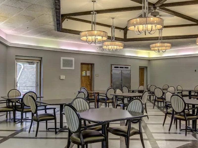 Allure of Galesburg - Nursing Home in Galesburg, IL photo 4