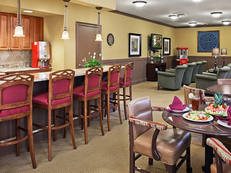 Atria Oakridge - Assisted Living in Raleigh, NC photo 2