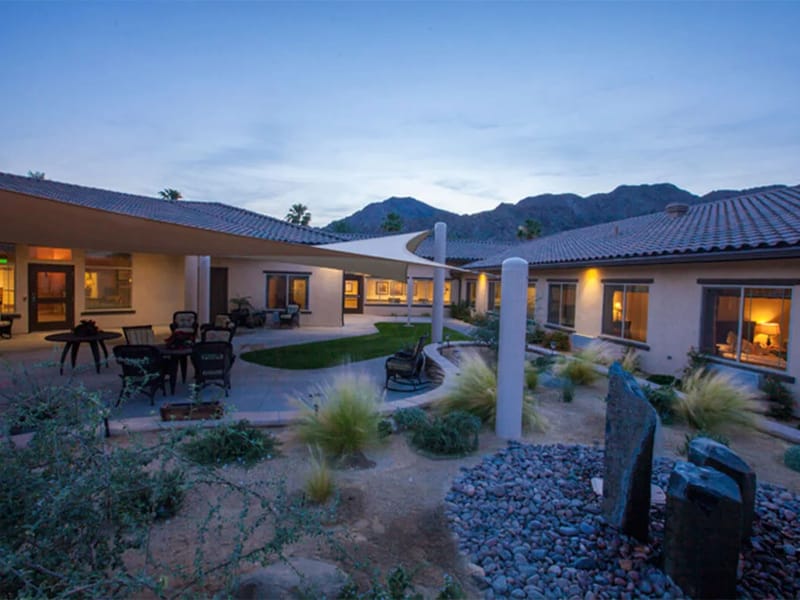 Caleo Bay Alzheimer'S Special Care Center - Assisted Living in La Quinta, CA photo 3