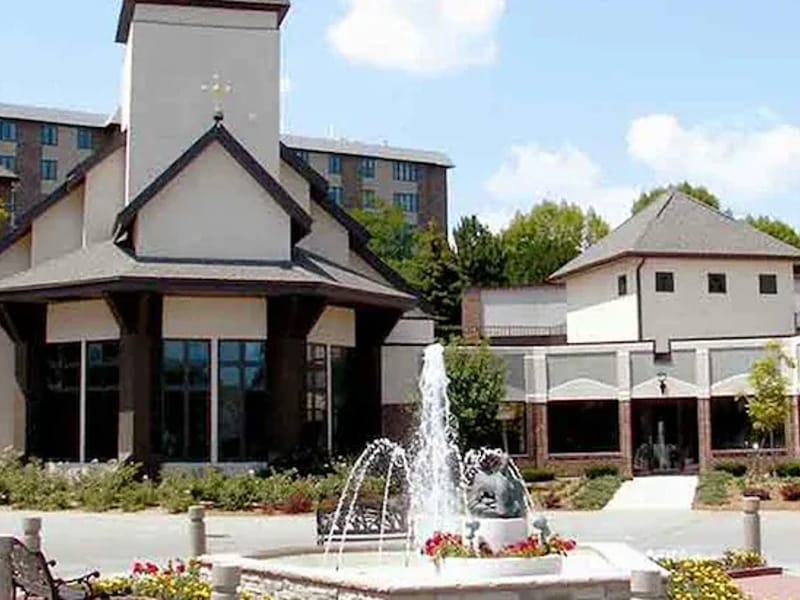 Avina of Milwaukee - Nursing Home in Milwaukee, WI photo 3