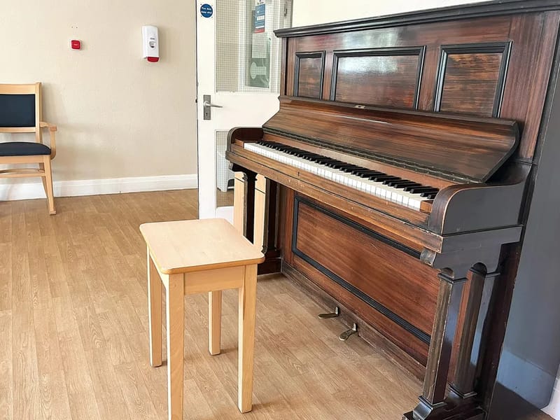Lenthall House - Nursing Home in Market Harborough, England photo 2