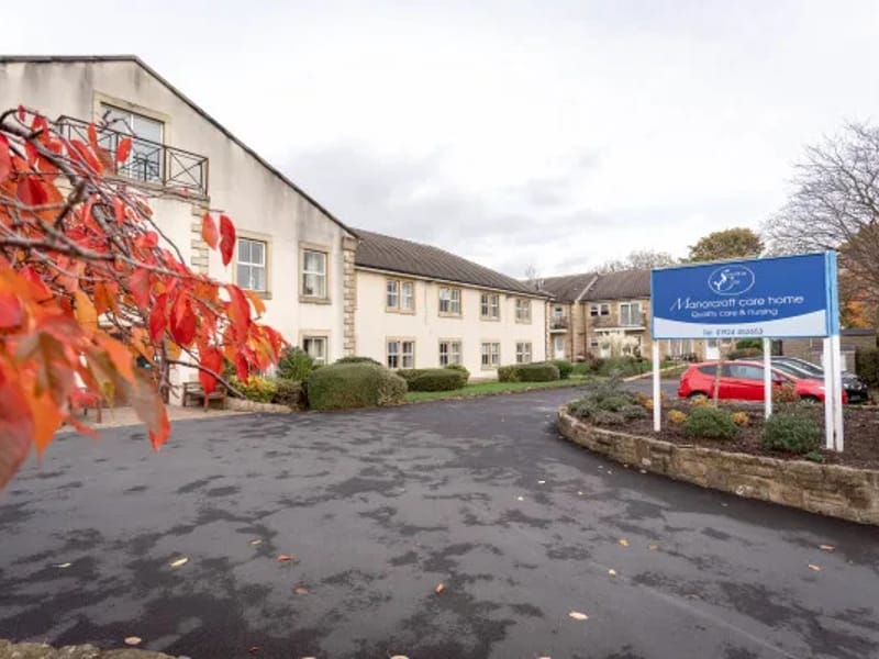 Manor Croft - Assisted Living in Dewsbury, England photo 3