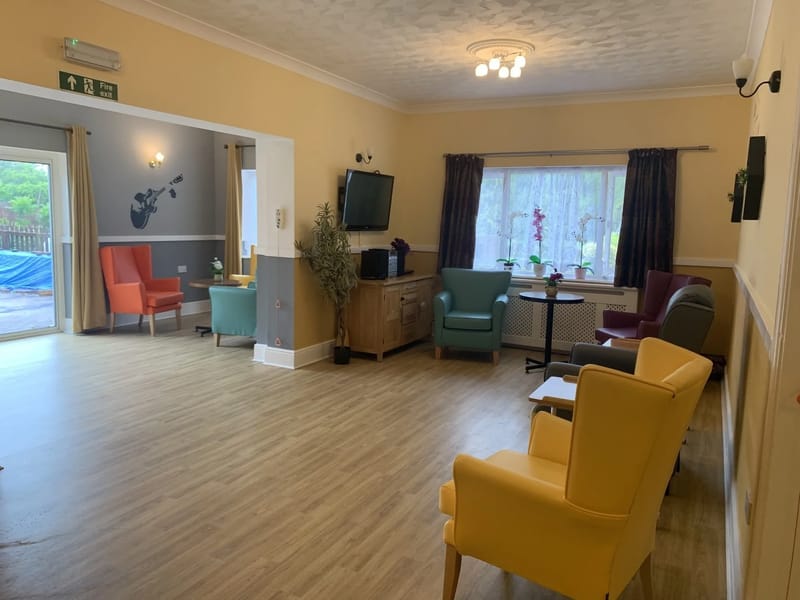 Peel House Nursing Home in Fareham, England photo 3