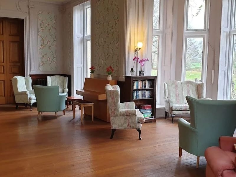 Iden Manor Nursing Home - Nursing Home in Tonbridge, England photo 3