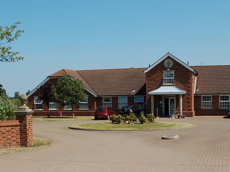 Cloverdale Care Home - Nursing Home in Grimsby, England photo 1