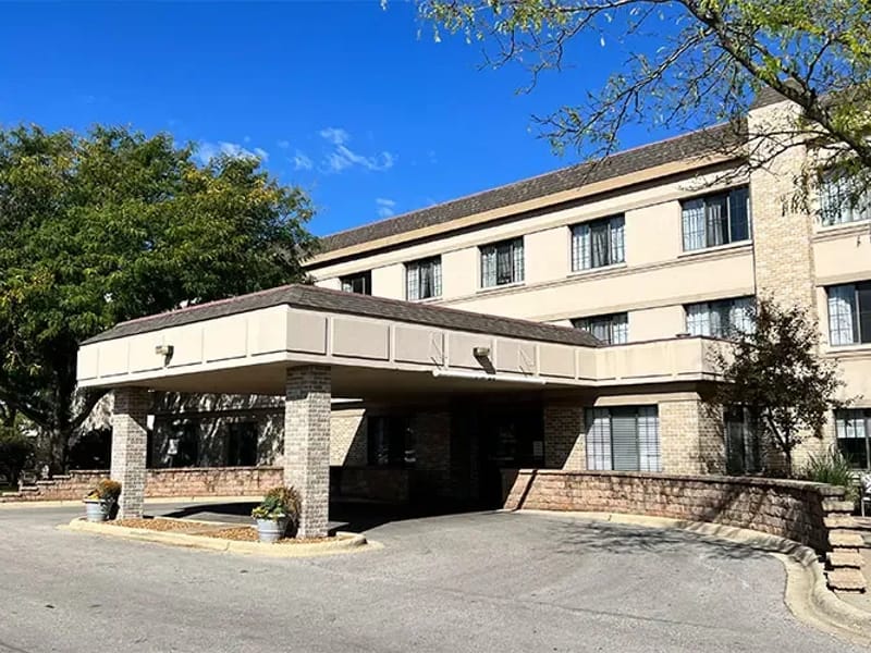 Bella Terra Streamwood - Nursing Home in Streamwood, IL photo 3