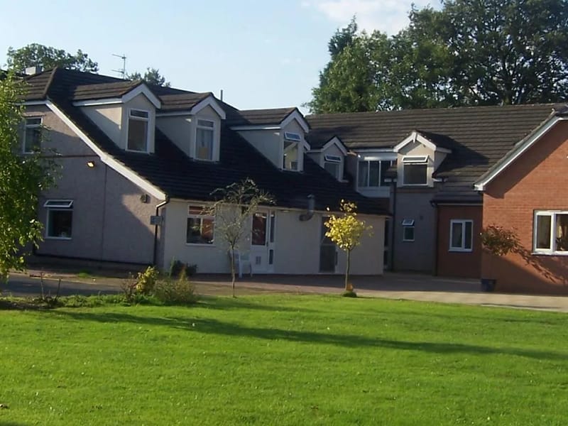Yew Tree Nursing Home - Nursing Home in Halesowen, England photo 2