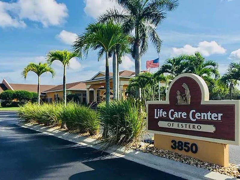 Healthpark Care Center - Nursing Home in Fort Myers, FL photo 1