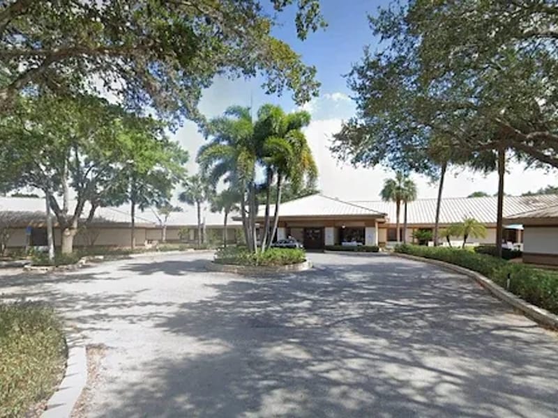 Healthpark Care Center - Nursing Home in Fort Myers, FL photo 2