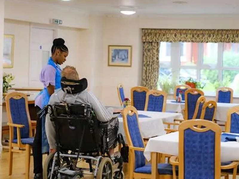 Woodstown House - Nursing Home in Banstead, England photo 2