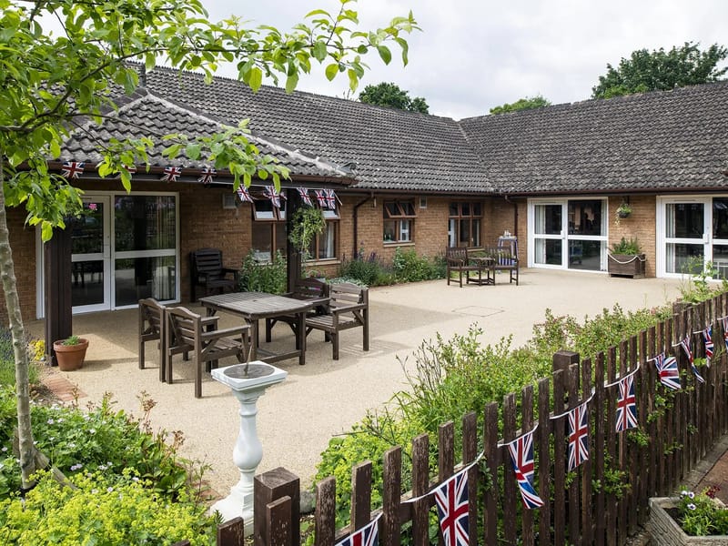 OSJCT Lake House - Assisted Living in Banbury, England photo 2