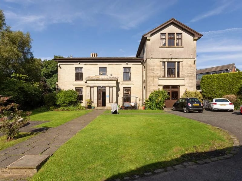 Oakenshaw House in Rochdale, England photo 1