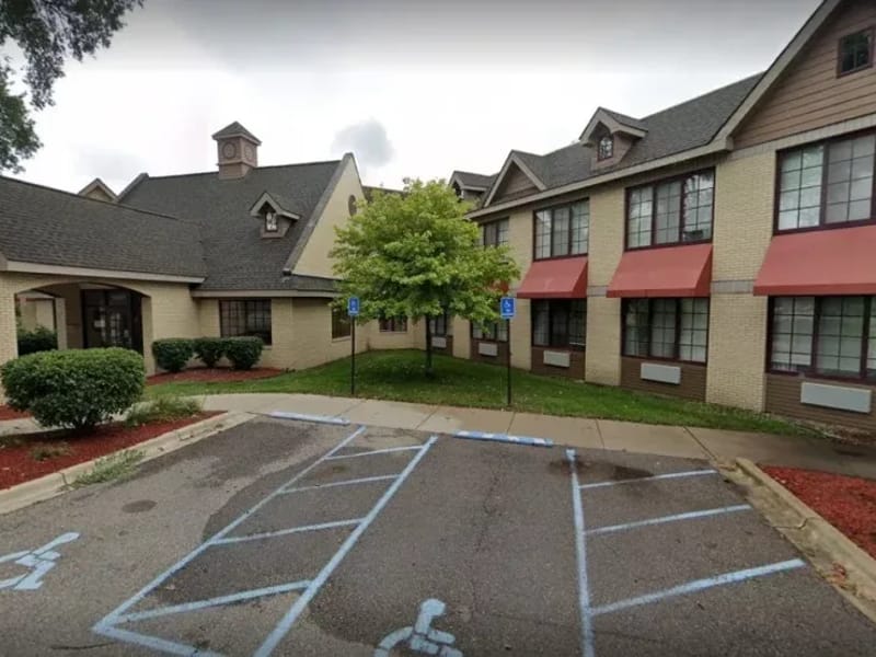 Oakpointe Senior Care and Rehab Center - Nursing Home in Detroit, MI photo 1