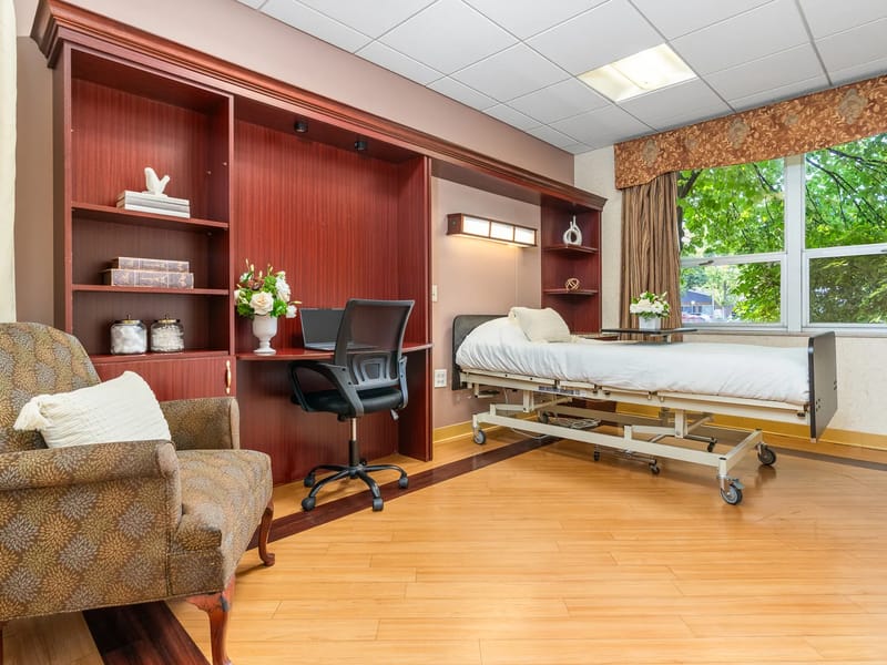 Elevate Care Chicago North - Nursing Home in Chicago, IL photo 3