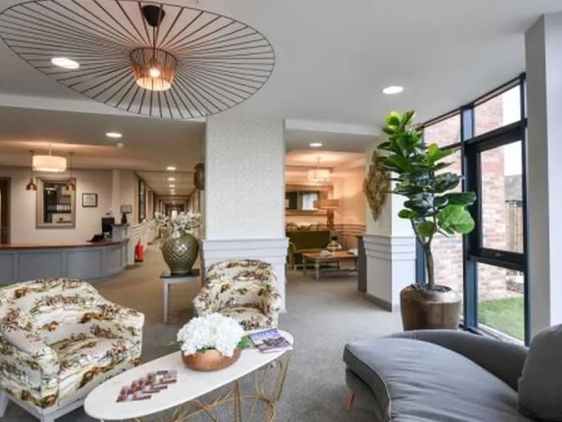 Grosvenor Manor Care Centre - Nursing Home in Chester, England photo 2