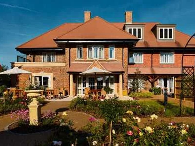 Gratwick House - Assisted Living in Littlehampton, England photo 2