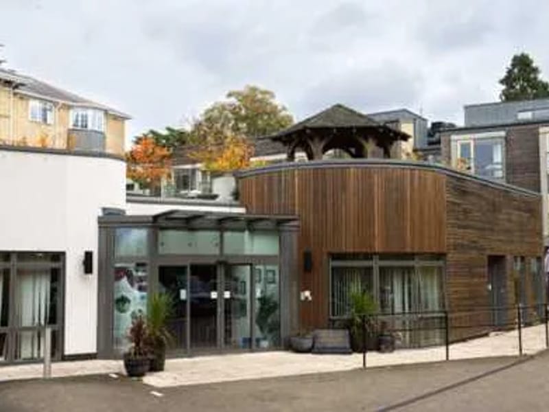 Foxley Lodge Residential Care Home - Assisted Living in Purley, England photo 2