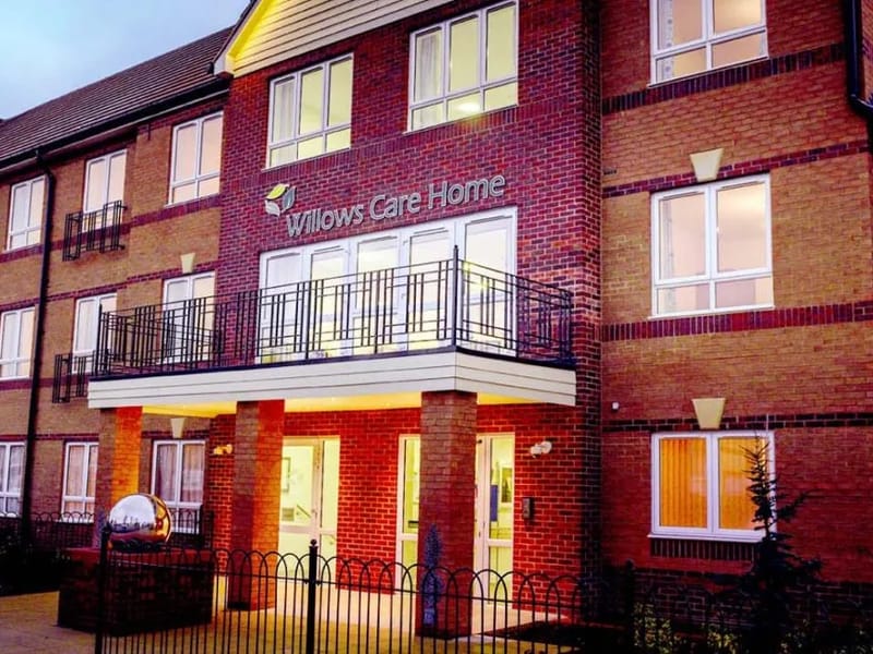 The Willows Care Home - Assisted Living in Blackpool, England photo 2